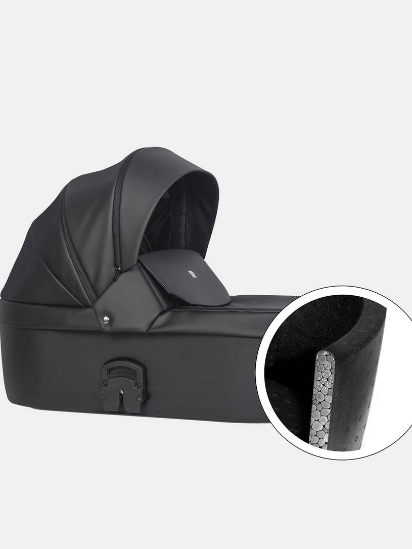 Коляска 2 в 1 Riko Nano Thermo 01 Black