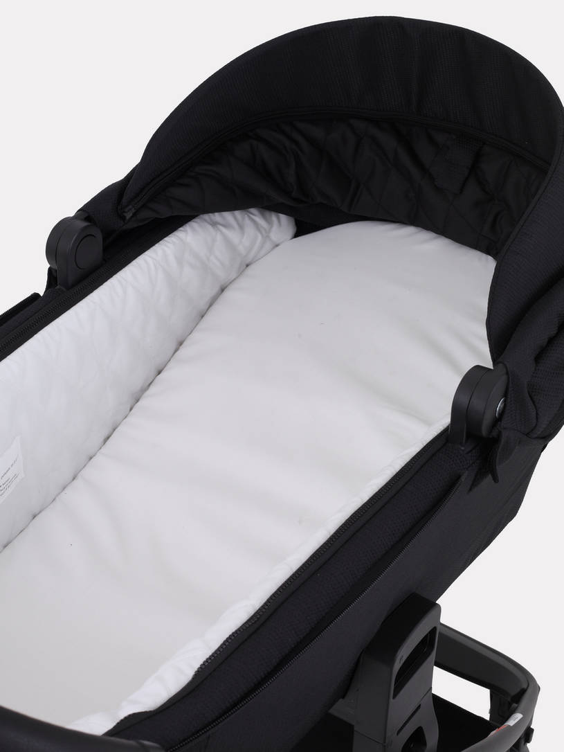 Коляска 2 в 1 MOWBaby ZOOM PU RA086 Silver Black