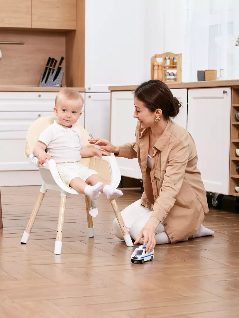 Стульчик для кормления Mowbaby Crispy beige