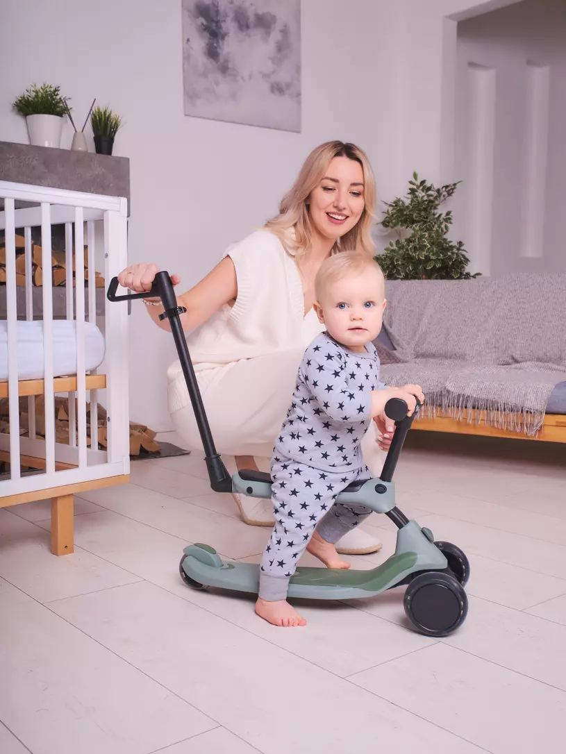 Беговел-самокат Rant Rider Plus со светящимися колесами зеленый