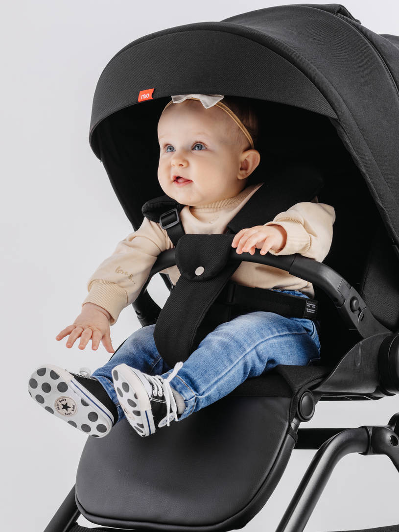 Коляска прогулочная Mowbaby Mio Black