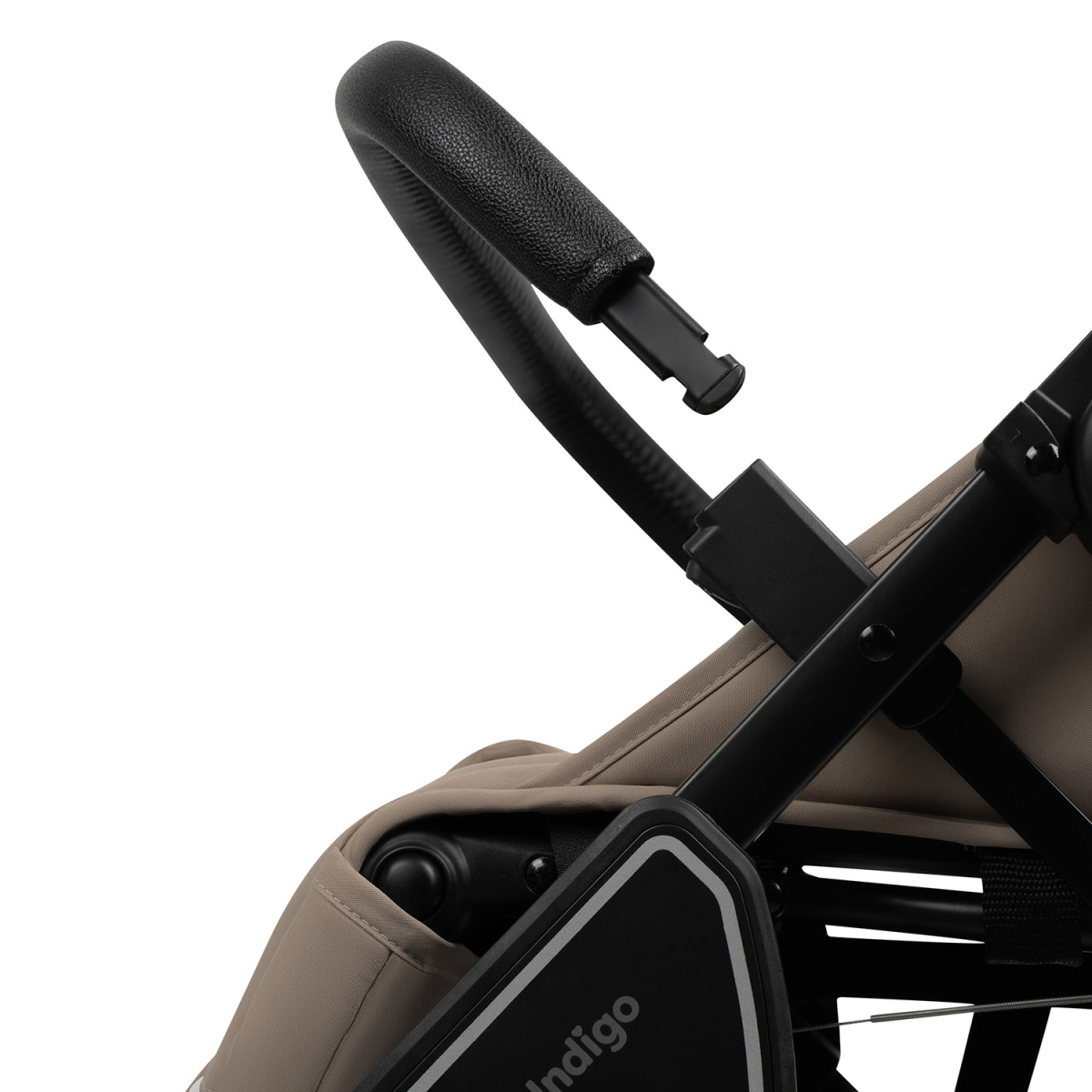 Коляска прогулочная Indigo VOLT бежевый